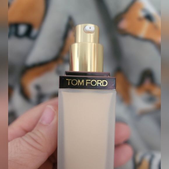 Tom Ford Architecture Foundation in Cream and Brown - Picture 5 of 6